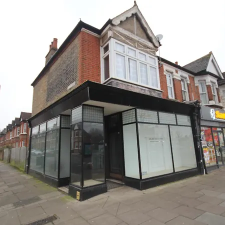 South Ealing Place